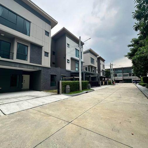 picture 🏡✨ Luxury Villa for Rent | Baan Klang Muang Ramintra 🌿  📍 Prime Location | Near MRT Pink Line - 1/12