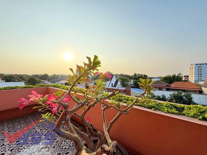 รูป 🏡 ให้เช่าบ้านเดี่ยวหลังใหญ่ 300 ตร.ม. พร้อม Private Rooftop Bar วิว Panorama 360° ลมเย็นสบายทั้งปี REF. 016HSRG - รูปที่ 31/32