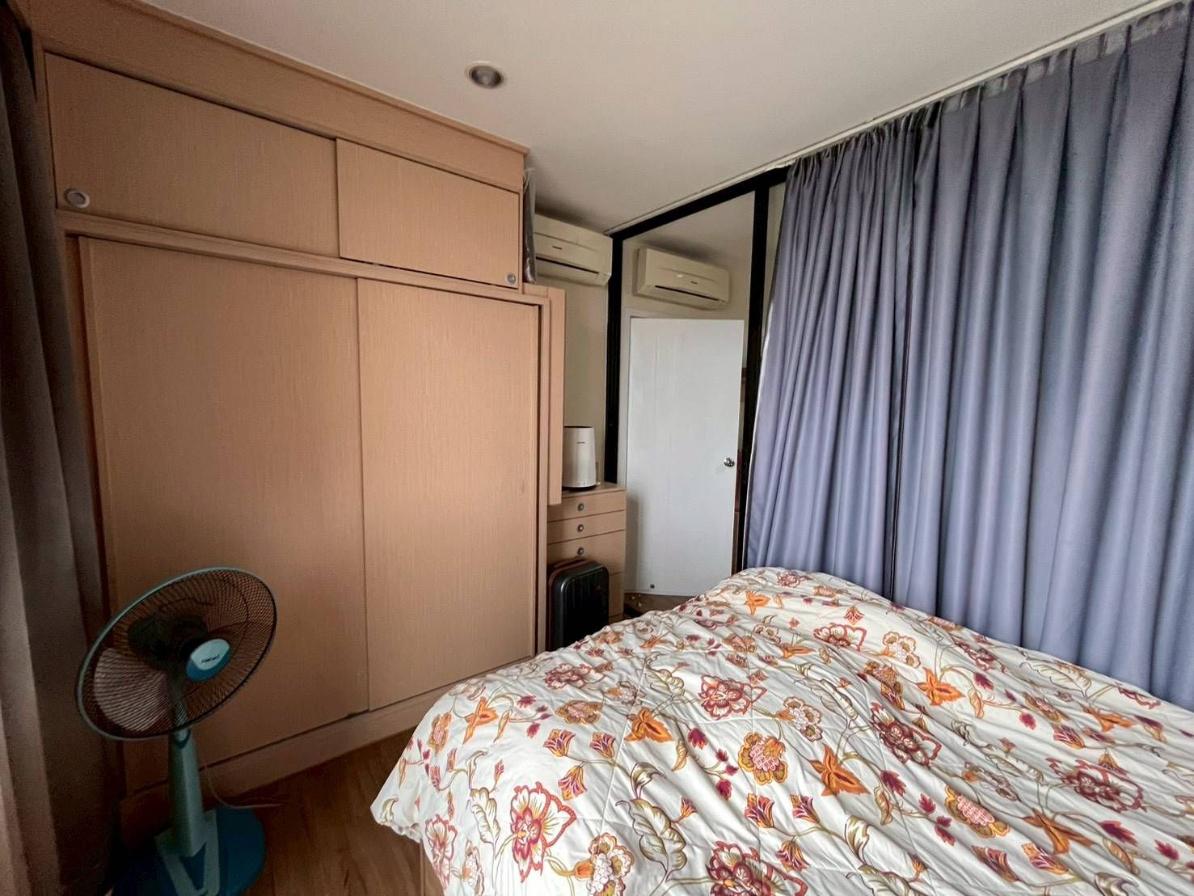 รูป J132| คอนโด เดอะทรี อินเตอร์ เชนจ์  บางโพ พร้อมอยู่  ใกล้สถานีรถไฟฟ้าเตาปูน  สถานีบางโพ ด้านหน้าเป็นห้างเกตเวย์ รพ บางโพ   (ราคา 2,700,000  บาท )  - รูปที่ 3/6