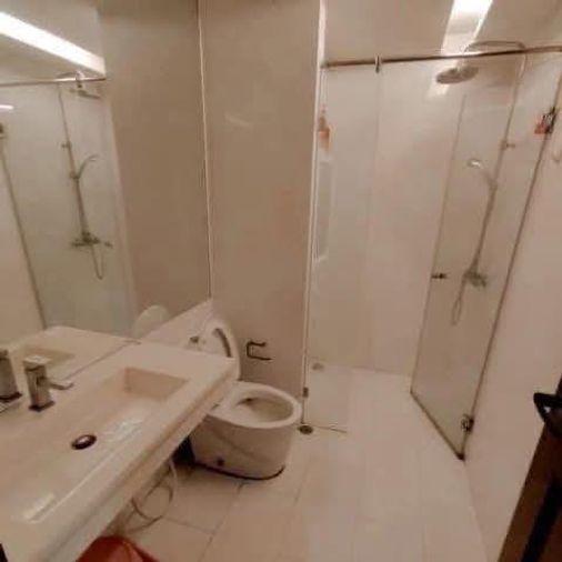 รูป 🔥ขาย คอนโด  Emerald Residence Ratchada เอ็มเมอรัลด์ เรสซิเดนท์ รัชดา   ใจกลางเมืองรัชดา ✅ ใกล้ MRT ห้วยขวาง ห้องเกือบมุม ส่วนตัวมาก - รูปที่ 4/6