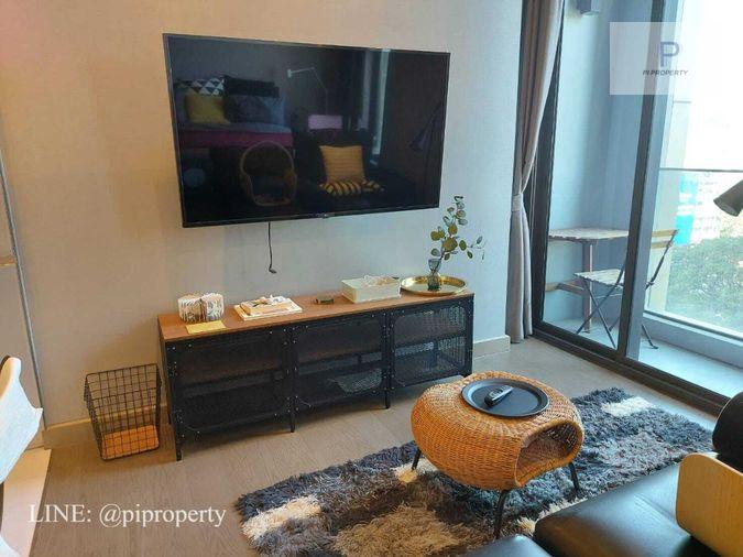 รูป ให้เช่าห้องชุด 1 ห้องนอน ตกแต่งครบครัน ในโครงการ Esse at Shingha Complex ชั้นล่าง เดินทางสะดวกจากอโศก - พระราม 9 และอาคารสำนักงาน Singha Complex - รูปที่ 3/26