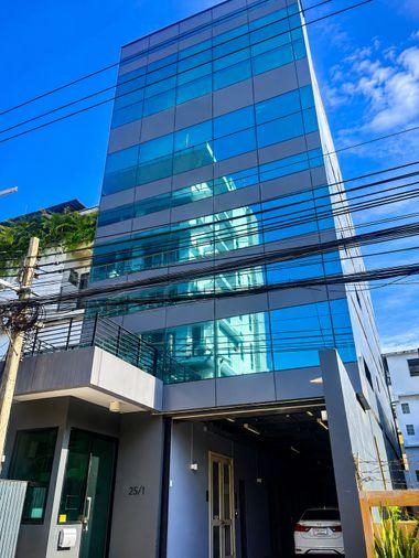 รูป ให้เช่า Home Office 5 ชั้น พร้อมลิฟต์ส่วนตัว ใจกลางสุขุมวิท ย่านทองหล่อ รองรับทั้งการอยู่อาศัย โฮมออฟฟิศในทำเลระดับพรีเมียม - รูปที่ 1/34