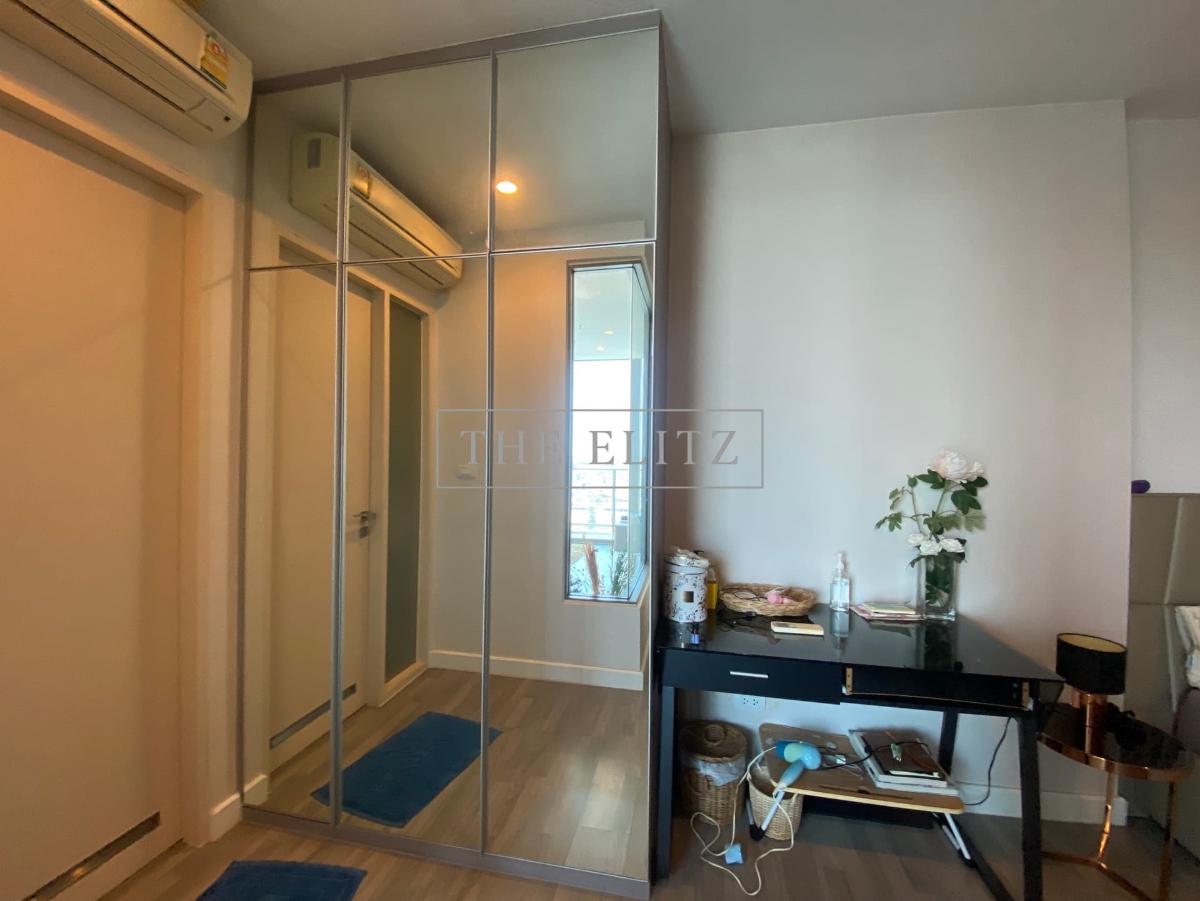 รูป ✨ 0 Meters to BTS ! Unmatched convenience with BTS Wongwian Yai right at your doorstep ✨ - รูปที่ 4/15