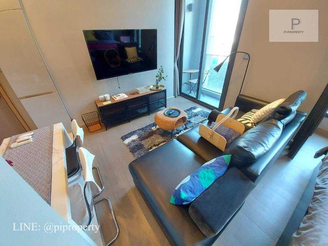 รูป ให้เช่าห้องชุด 1 ห้องนอน ตกแต่งครบครัน ในโครงการ Esse at Shingha Complex ชั้นล่าง เดินทางสะดวกจากอโศก - พระราม 9 และอาคารสำนักงาน Singha Complex - รูปที่ 1/26
