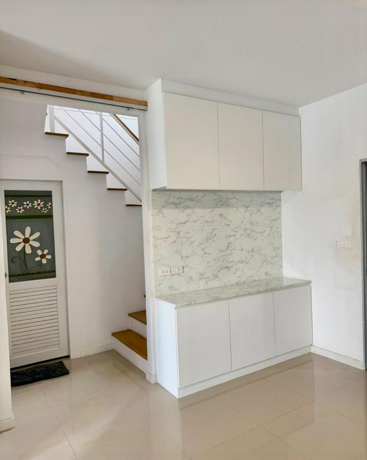 picture Corner Townhome for Sale at Pruksa Ville Ramindra – Phraya Suren Fully Built-in | Extended Kitchen | Move-in Ready | Excellent Location - 6/21
