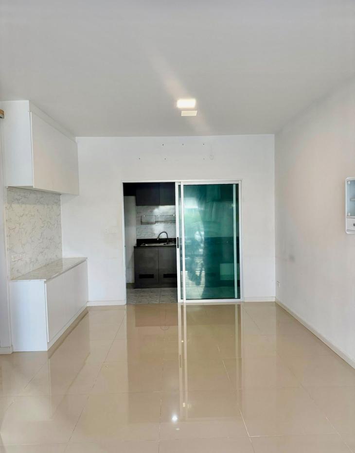 picture Corner Townhome for Sale at Pruksa Ville Ramindra – Phraya Suren Fully Built-in | Extended Kitchen | Move-in Ready | Excellent Location - 8/21