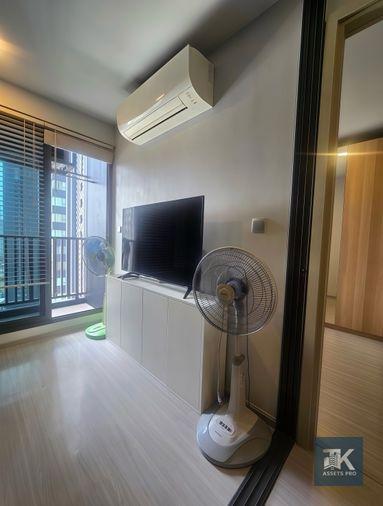รูป 🟪🟦🟩🟨🟧 ให้เช่า ไลฟ์ ลาดพร้าว // ขนาด 35 ตรม. ชั้น 25 พร้อมอยู่ 🛎️🛎️ | 𝗟𝗶𝗻𝗲@: @𝗮𝘀𝘀𝗲𝘁𝘀𝗽𝗿𝗼 - รูปที่ 4/14
