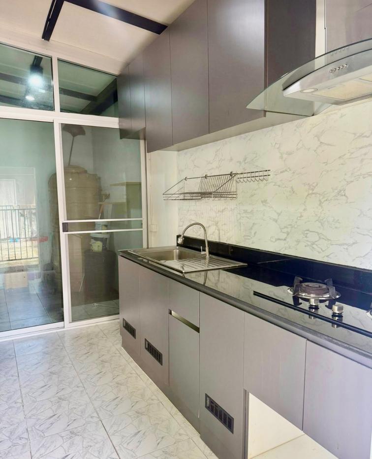picture Corner Townhome for Sale at Pruksa Ville Ramindra – Phraya Suren Fully Built-in | Extended Kitchen | Move-in Ready | Excellent Location - 7/21