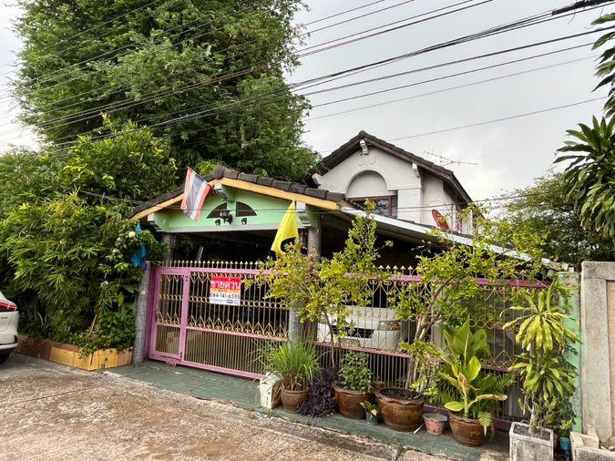 รูป BL138|บ้านเดี่ยว 2 ชั้น หมู่บ้าน ร่มสุขวิลเลจ 4 ใกล้สนามบินสุวรรณภูมิและสถานี ARL ลาดกระบัง ชอยร่มเกล้า 25/7 	 (ราคา 6,500,000 บาท) - รูปที่ 1/6