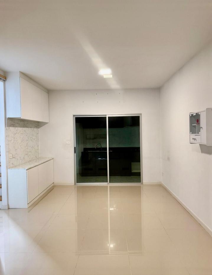 picture Corner Townhome for Sale at Pruksa Ville Ramindra – Phraya Suren Fully Built-in | Extended Kitchen | Move-in Ready | Excellent Location - 5/21