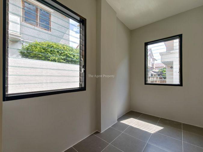 รูป ขายบ้านรีโนเวทใหม่ ลดาวัลย์ ปิ่นเกล้า-บรมราชชนนี หลังริม เนื้อที่ 117 ตร.ว. 4 นอน 4 น้ำ ลดทันที 3 ล้าน เหลือ 9.9 ล้าน - รูปที่ 24/55