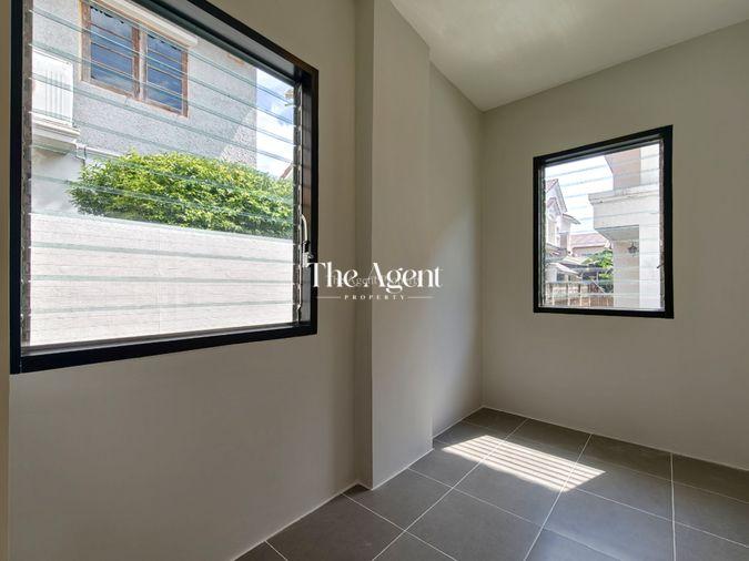 รูป ขายบ้านรีโนเวทใหม่ ลดาวัลย์ ปิ่นเกล้า-บรมราชชนนี หลังริม เนื้อที่ 117 ตร.ว. 4 นอน 4 น้ำ ลดทันที 3 ล้าน เหลือ 9.9 ล้าน - รูปที่ 24/55