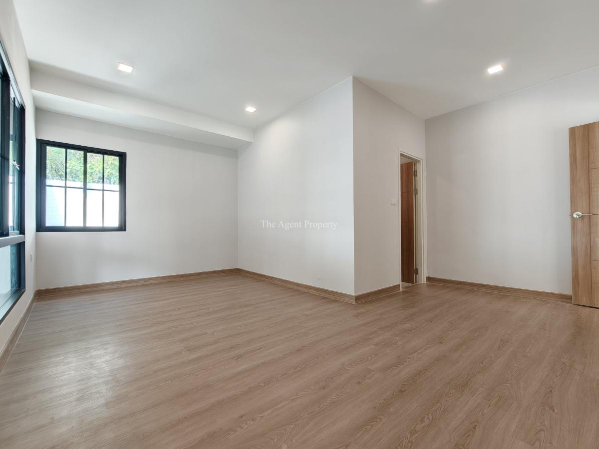 รูป ขายบ้านรีโนเวทใหม่ ลดาวัลย์ ปิ่นเกล้า-บรมราชชนนี หลังริม เนื้อที่ 117 ตร.ว. 4 นอน 4 น้ำ ลดทันที 3 ล้าน เหลือ 9.9 ล้าน - รูปที่ 15/55