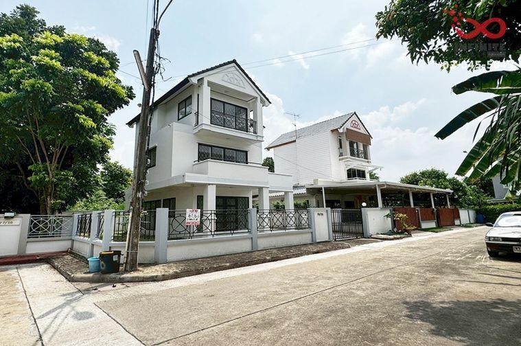 รูป ขายบ้านเดี่ยว 3 ชั้น ถนนรามอินทรา - พระยาสุเรนทร์ 30 บ้านสวย หลังมุม ใกล้รถไฟฟ้าสายสีชมพู  - รูปที่ 1/12