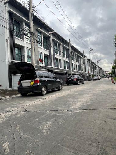 รูป AL-ZF_026| ทาวน์โฮม 3.5 ชั้น โครงการ บ้านกลางเมือง งามวงศ์วาน (หลังริม) ใกล้รถไฟฟ้าสายสีแดง (สถานีบางเขน)   (ราคาถูก! 4,000,000 บาท) - รูปที่ 25/38