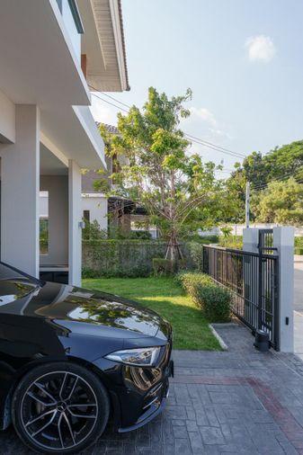 รูป 🔥 ขาย บ้านเดี่ยว Perfect Place สุขุมวิท 77 เฟส 9 ตกแต่งจัดเต็มสไตล์ Modern luxury บิ้วอินใหม่ทั้งหลัง ✨  ไม่เคยเข้าอยู่ ทำเลดีใกล้โรบินสันลาดกระบัง - รูปที่ 4/21