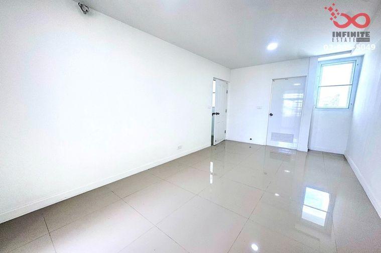 รูป ขายทาวน์เฮ้าส์ 3 ชั้น 40 ตร.ว. เมืองทองการ์เด้น 1 ซอยพัฒนาการ 65 รีโนเวทใหม่ พร้อมอยู่ - รูปที่ 4/13