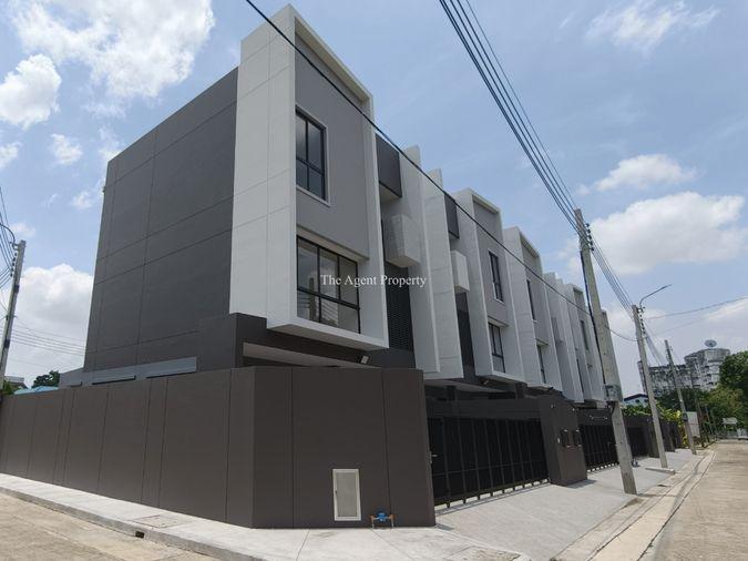 รูป ขายบ้านเดี่ยว Feel Town ลาดพร้าว 101 บ้านมือ1 พร้อมอยู่ 3 ชั้น เนื้อที่ 40 ตร.ว. 4 นอน 5 น้ำ 3 จอด ใกล้ MRT ลาดพร้าว101 CDC Central EastVille - รูปที่ 52/52