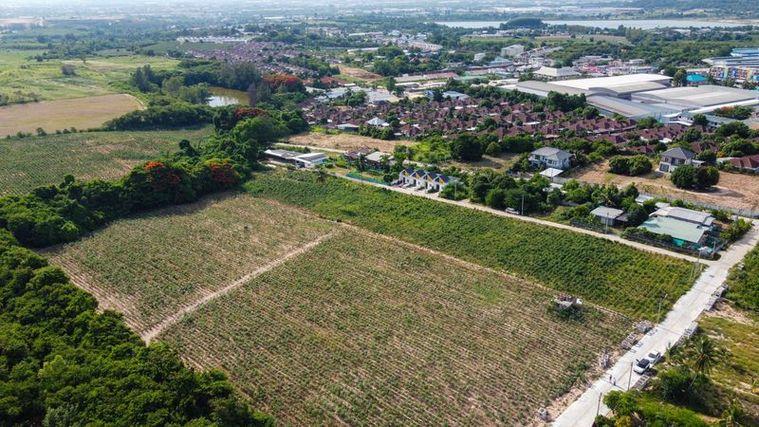 picture Beautiful plot of land for sale in Bowin, a prime location surrounded by leading housing projects. - 3/4