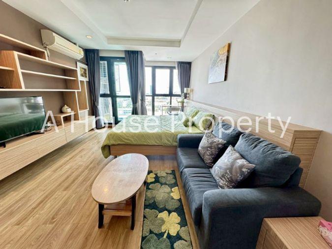 picture Selling a beautiful condo at Ladda Plus Sriracha. High floor, stunning sea and city views. - 1/15