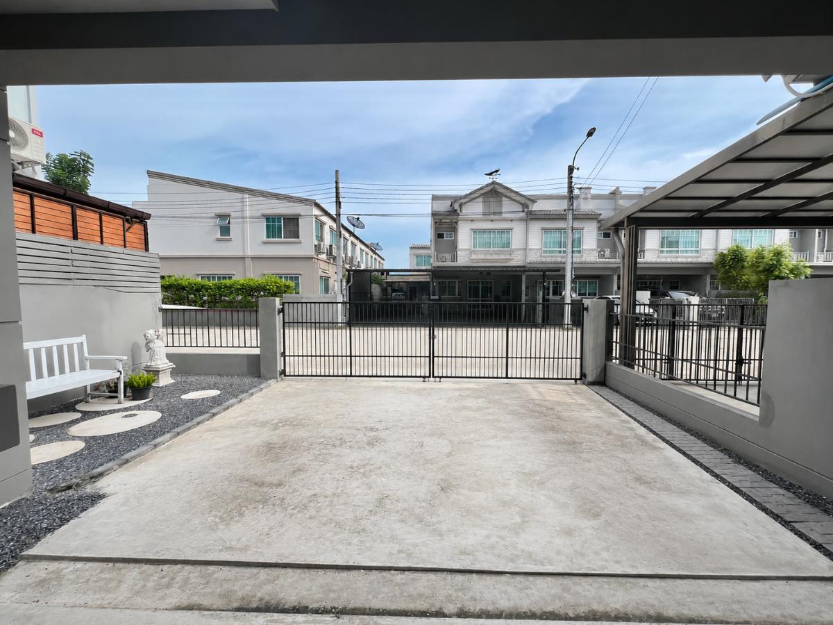 รูป ขายด่วน Townhome 2 ชั้น Indy Westgate | บ้านสวย ตกแต่งครบ Built-in ทั้งหลัง | ทำเลคลองบางไผ่–บางบัวทอง ใกล้ MRT คลองบางไผ่ - รูปที่ 4/33