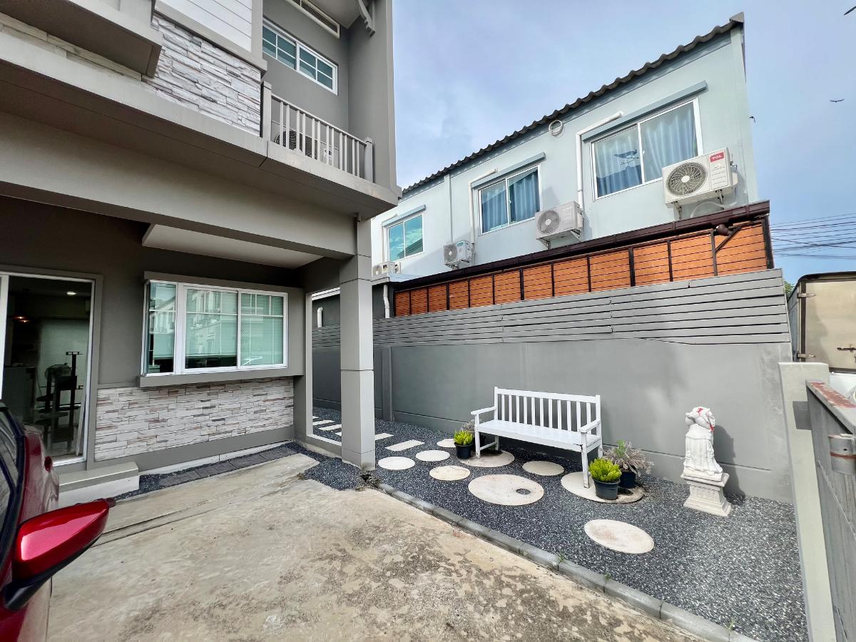 รูป ขายด่วน Townhome 2 ชั้น Indy Westgate | บ้านสวย ตกแต่งครบ Built-in ทั้งหลัง | ทำเลคลองบางไผ่–บางบัวทอง ใกล้ MRT คลองบางไผ่ - รูปที่ 3/33