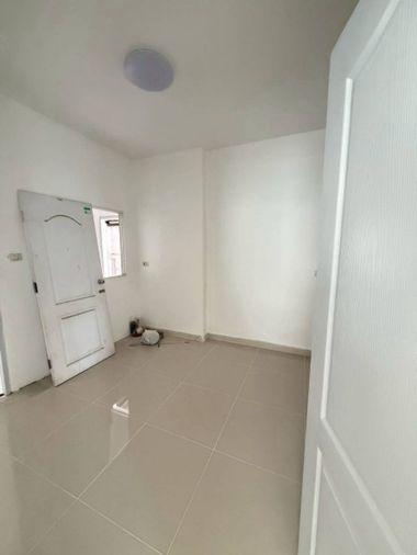 picture Twin house for sale in Thada Town Aura Nong Kho, Sriracha, Chonburi. - 7/14
