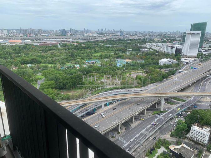 รูป 🌿 Wake Up to Bangkok’s Best Green View at The Saint Residences 🌿 - รูปที่ 2/31