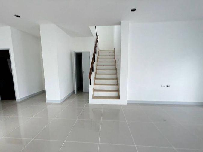 picture Twin house for sale in Thada Town Aura Nong Kho, Sriracha, Chonburi. - 5/14