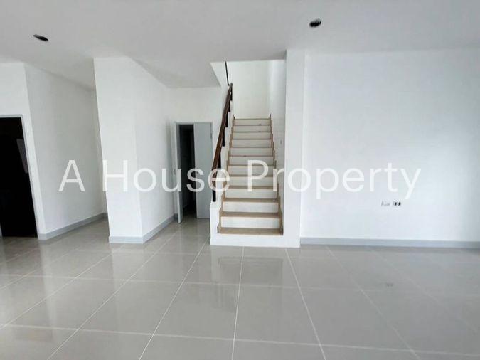 picture Twin house for sale in Thada Town Aura Nong Kho, Sriracha, Chonburi. - 5/14