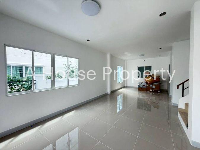 picture Twin house for sale in Thada Town Aura Nong Kho, Sriracha, Chonburi. - 3/14