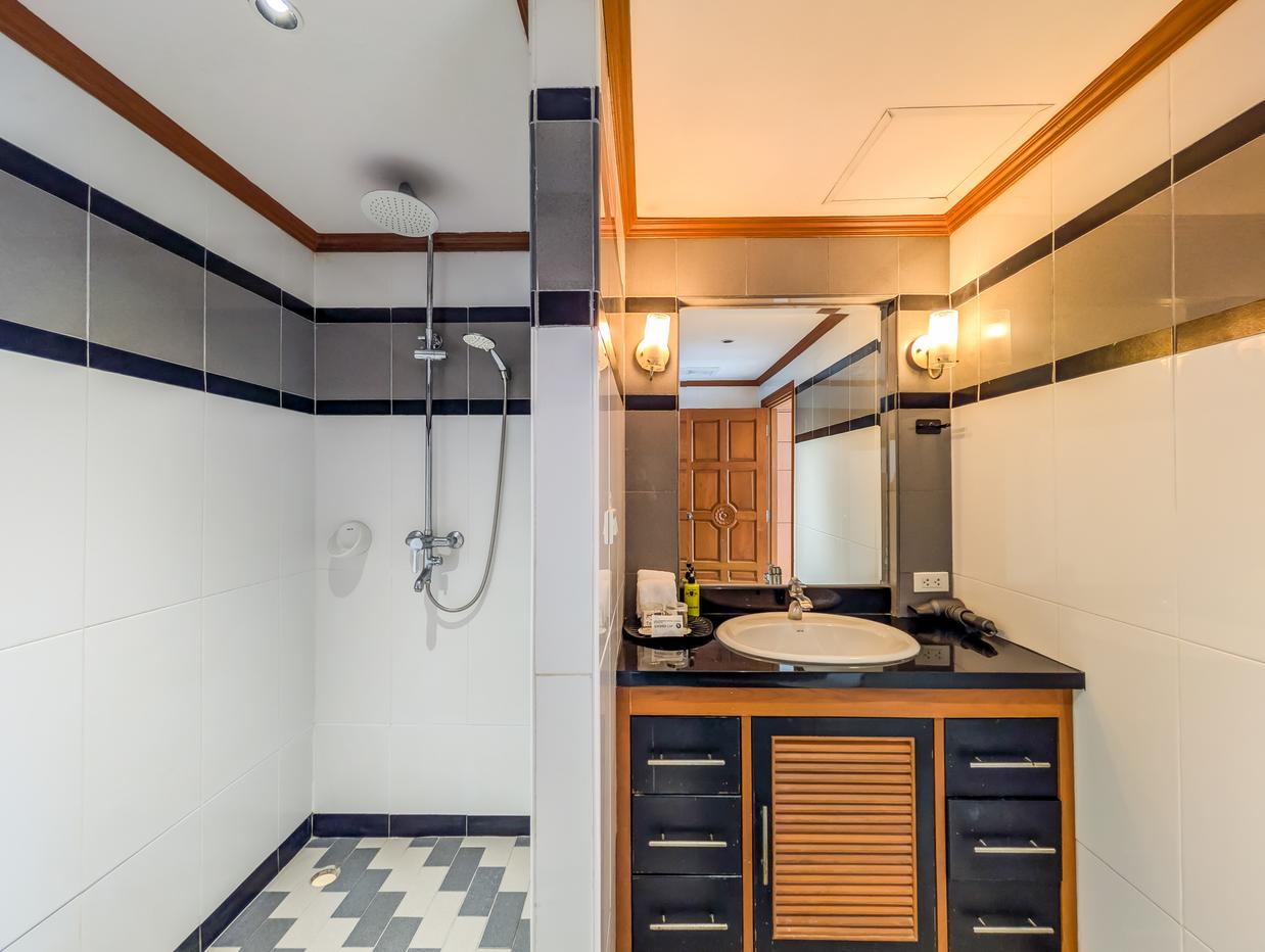 picture Tara Court 2 Bedroom Condo for Rent Pratumnak Hill - 12/16