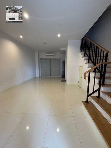 รูป 🏡 ให้เช่าทาวน์โฮม 3 ชั้น บ้านกลางเมือง บางนา-วงแหวน พร้อมเข้าอยู่ โลเคชั่นดีเดินทางสะดวก - รูปที่ 4/11