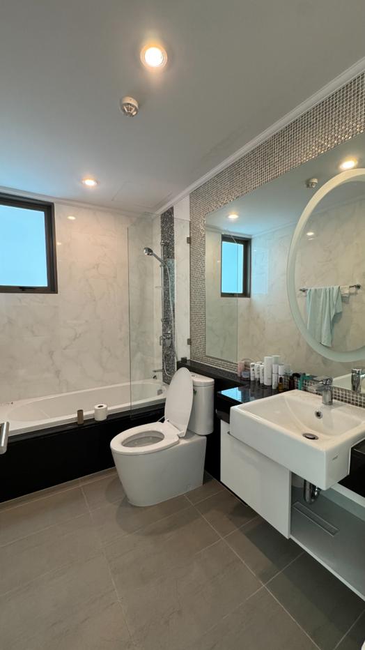 picture Supalai Oriental Sukhumvit 39 | Spacious Luxury 2BR with Blockbuster Unblocked Views : 50,000 THB / Month - 10/14