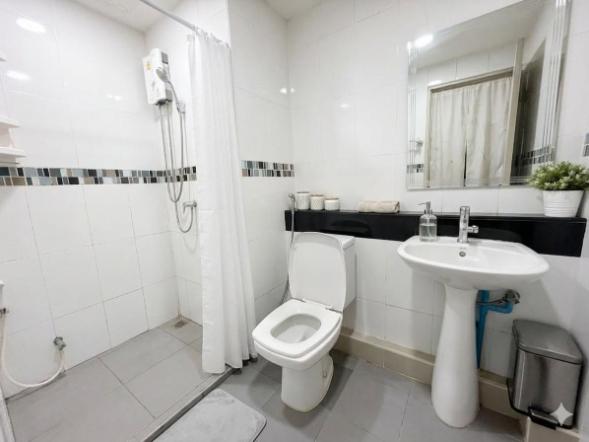 picture 🔥 FOR SALEThe One Plus+ @Srinakarin, Rare & Exclusive Corner Unit with Direct Pool Access, East-Facing Balcony, Maximum Privacy - 7/10