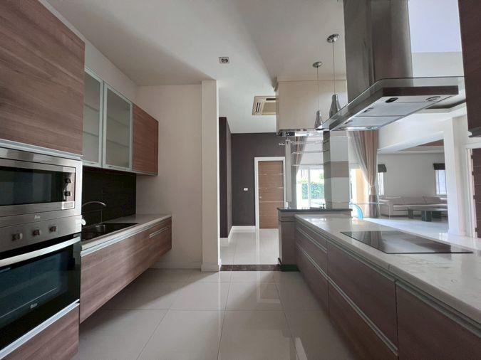 รูป บ้านให้เช่าใกล้ Mega Bangna พร้อมสระว่ายน้ำ - รูปที่ 2/11