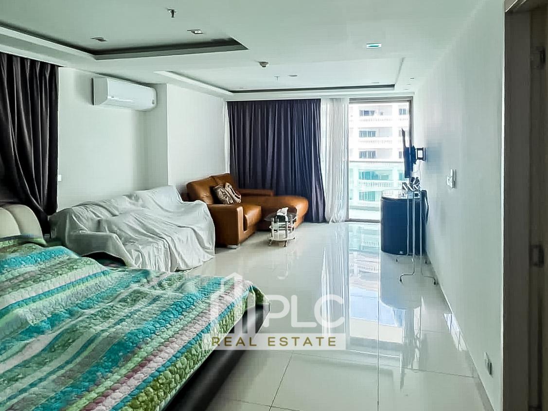 picture Wong Amat Tower Connected Studio Condo for Sale Sea View - 2/7