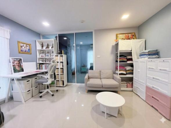 picture 🔥 FOR SALEThe One Plus+ @Srinakarin, Rare & Exclusive Corner Unit with Direct Pool Access, East-Facing Balcony, Maximum Privacy - 2/10