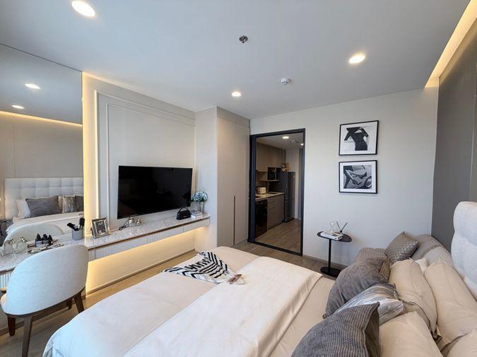 picture  The Crown Residences. Multiple units available  - 2/7