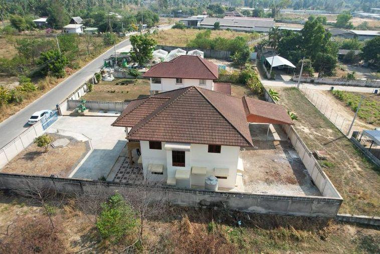 รูป ขายบ้านเดี่ยวหลังใหญ่ พื้นที่กว้าง ทำเลดี โป่ง บางละมุง ชลบุรี - รูปที่ 4/13