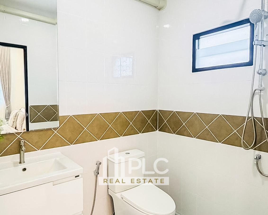 picture Semi-Detached House for Sale Khao Noi Pattaya - 15/16