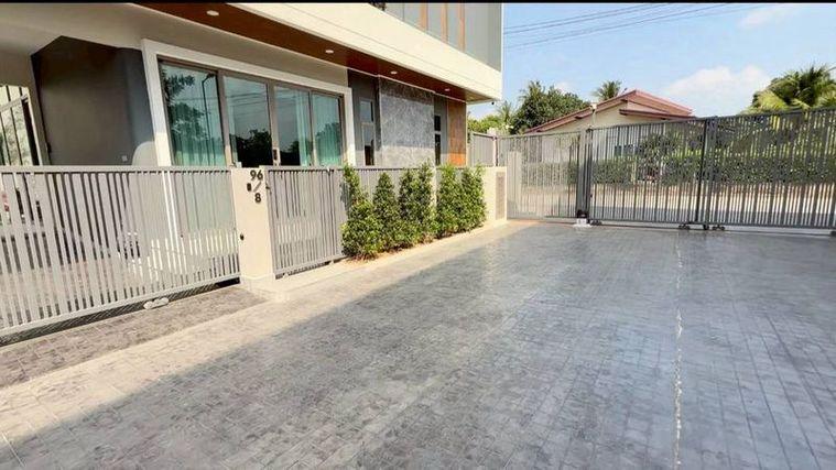picture Luxury pool villa in a premium location near Map Prachan, Pattaya, offering a peaceful atmosphere. - 19/19