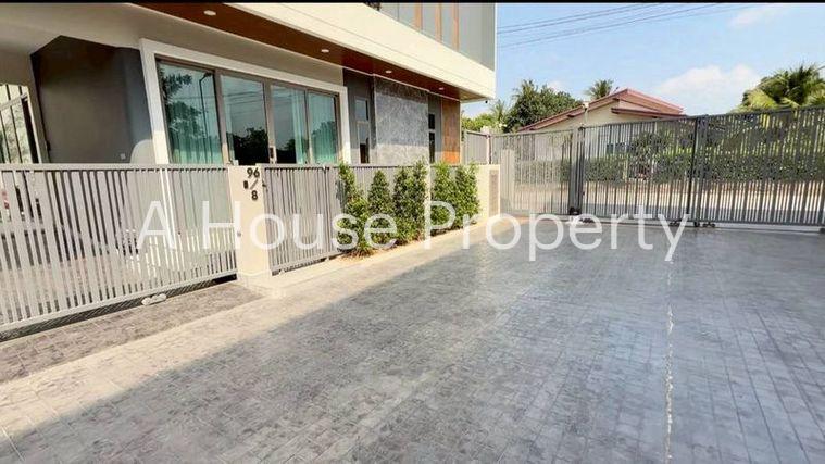 picture Luxury pool villa in a premium location near Map Prachan, Pattaya, offering a peaceful atmosphere. - 19/19