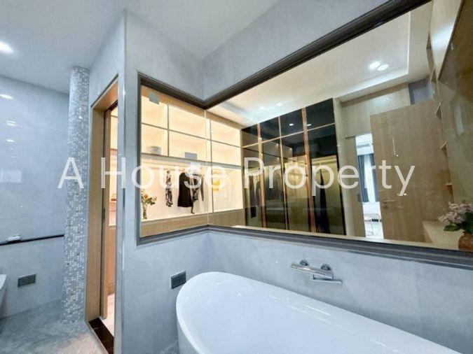 picture Luxury pool villa in a premium location near Map Prachan, Pattaya, offering a peaceful atmosphere. - 15/19