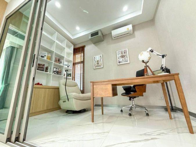picture Luxury pool villa in a premium location near Map Prachan, Pattaya, offering a peaceful atmosphere. - 8/19
