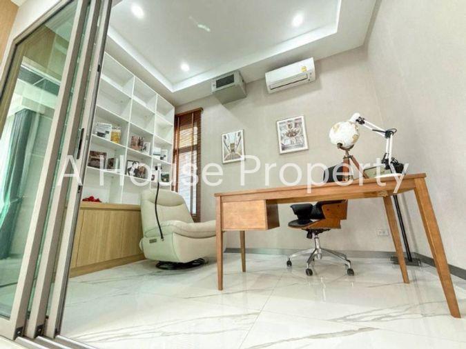 picture Luxury pool villa in a premium location near Map Prachan, Pattaya, offering a peaceful atmosphere. - 8/19