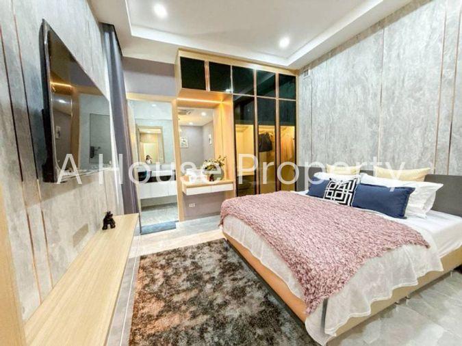 picture Luxury pool villa in a premium location near Map Prachan, Pattaya, offering a peaceful atmosphere. - 13/19