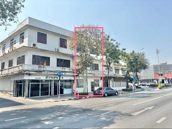 รูป ให้เช่าตึกตรงข้ามอุทยานเฉลิมพระเกียรติฯ ร.9 (สนามม้านางเลิ้งเดิม) - รูปที่ 1/2
