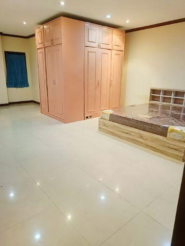 picture HK0657, Townhome for rent 6 Br, Huai Khwang. - 13/18