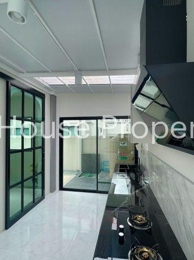 picture Urgent sale! Detached house in The Complete Sriracha project. Excellent condition, great value. - 15/19